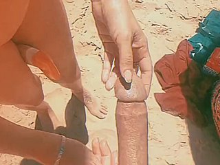 Hari Nudist di pantai