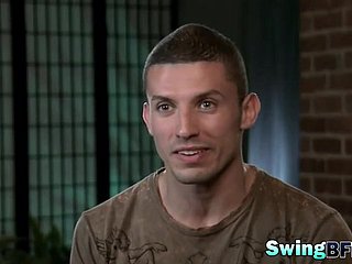 Swingers vui vẻ trong chương trình thực tế bằng cách hoán đổi partnes