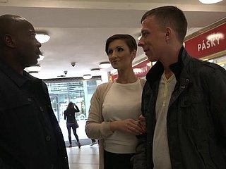 الهواة تحصل على جرعة في المؤخرة من أجل لعب كاميرا الديوث بين الأعراق بالكامل
