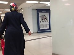 Güzel başörtüsü ganimet