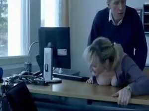 Danese Ufficio sesso