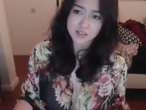 Curvy Á Với Titties tự nhiên lớn