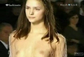 Rất tiếc - Lingerie Runway Step - Fathom và khỏa thân - trên TV - Sưu tập